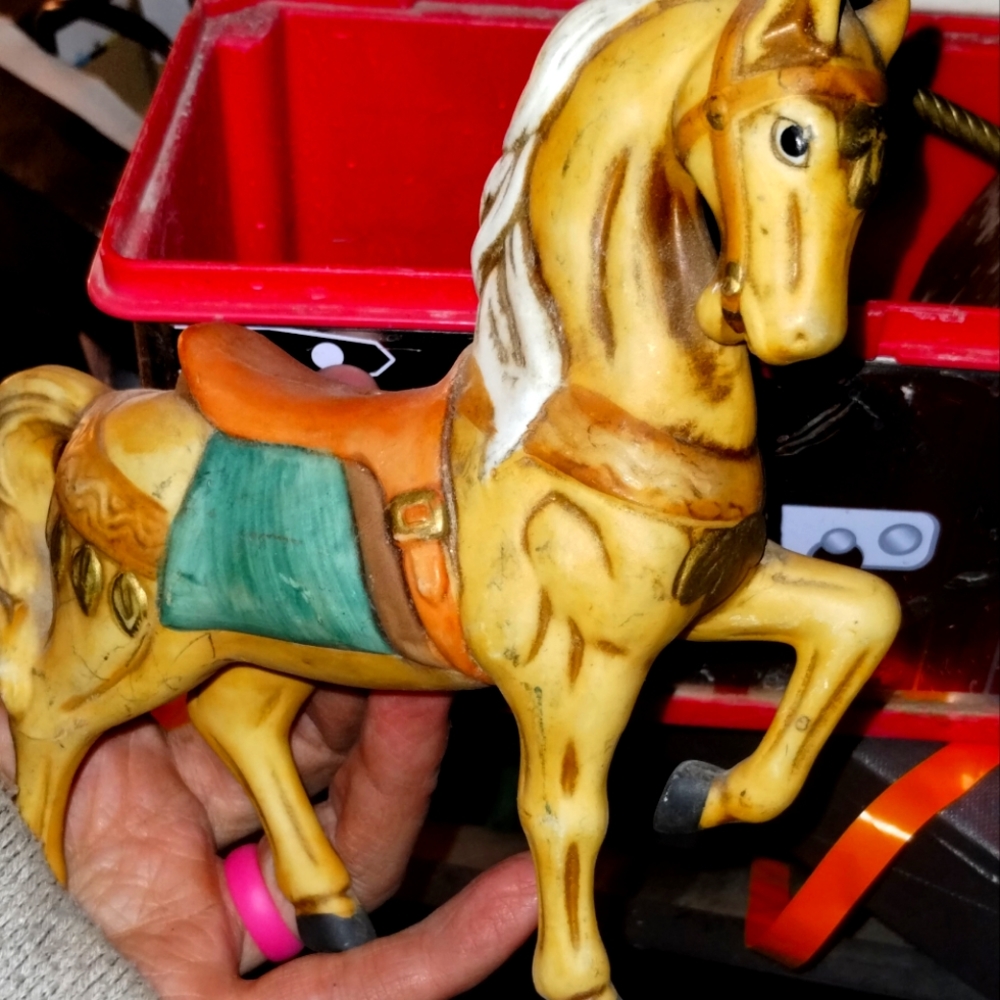 Vintage UOGC Taiwan Carousel Horse Figurine w/ nonworking Musical Beautiful Base